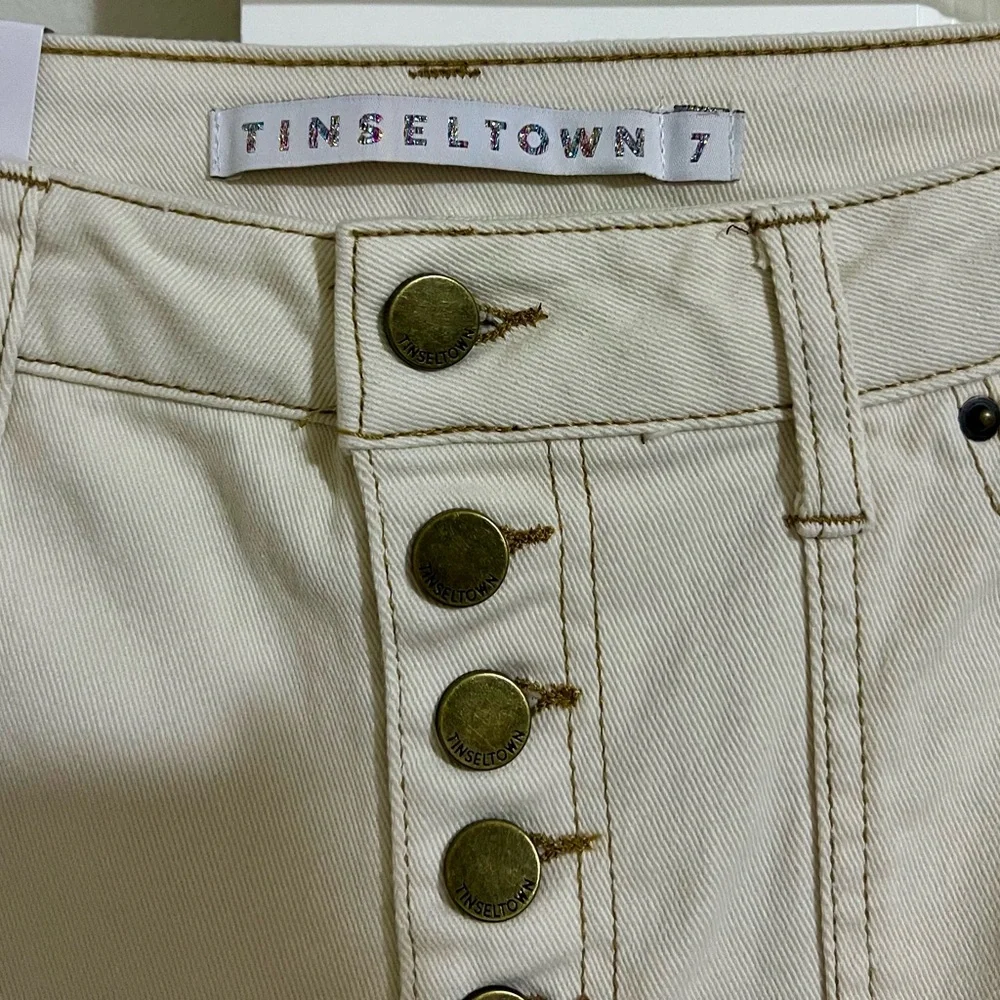 Tinseltown Cream Flare Wide Leg Jeans size 7/ 28 New inseam 32”